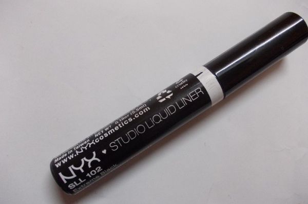Delineador líquido Extreme Black